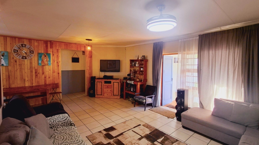 2 Bedroom Property for Sale in Vaalpark Free State